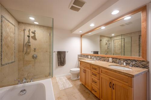 401-160 Lakeshore Drive, Penticton, BC - Indoor Photo Showing Bathroom