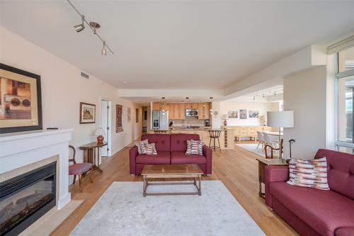 401-160 Lakeshore Drive, Penticton, BC - Indoor Photo Showing Living Room With Fireplace