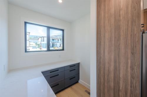 1075 Elk Street, Penticton, BC - Indoor