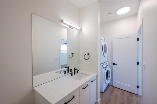 1075 Elk Street, Penticton, BC - Indoor Photo Showing Laundry Room