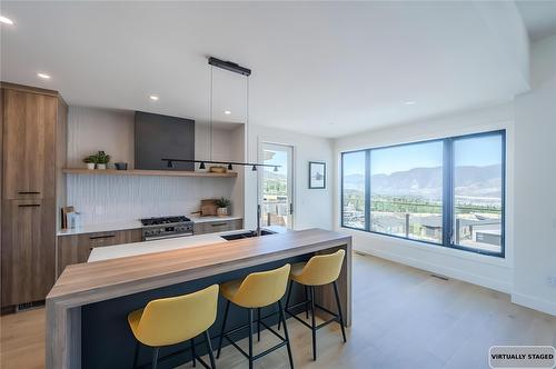 1075 Elk Street, Penticton, BC - Indoor Photo Showing Other Room