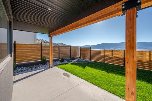 1075 Elk Street, Penticton, BC - Outdoor With Exterior