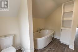 ensuite soaker tub - 