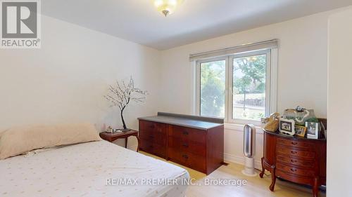 253 Morning Side Road, East Gwillimbury, ON - Indoor Photo Showing Bedroom