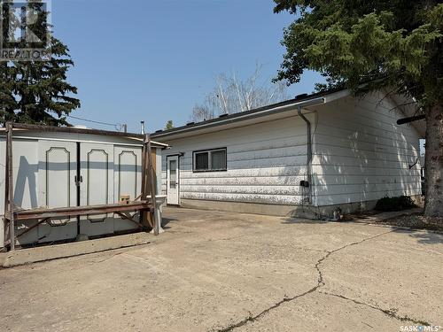 417 Miller Crescent E, Wynyard, SK - Outdoor