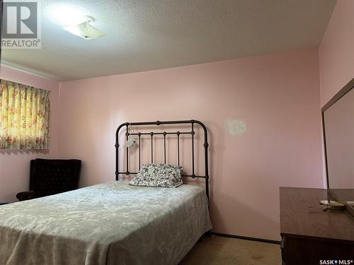 417 Miller Crescent E, Wynyard, SK - Indoor Photo Showing Bedroom