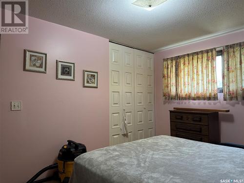 417 Miller Crescent E, Wynyard, SK - Indoor Photo Showing Bedroom