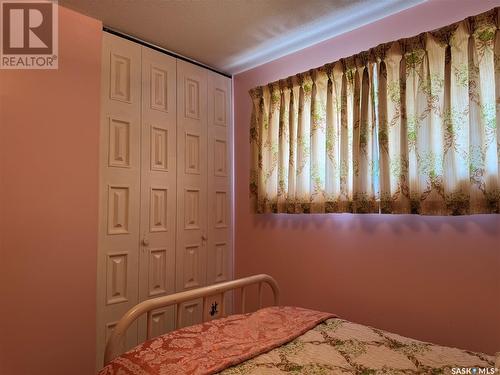 417 Miller Crescent E, Wynyard, SK - Indoor Photo Showing Bedroom
