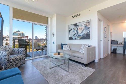 505-60 Saghalie Rd, Victoria, BC - Indoor Photo Showing Living Room