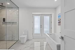 Salle de bains attenante à la CCP - 