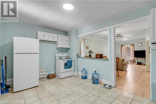204 Sherman Avenue, Hamilton, ON - Indoor Photo Showing Kitchen