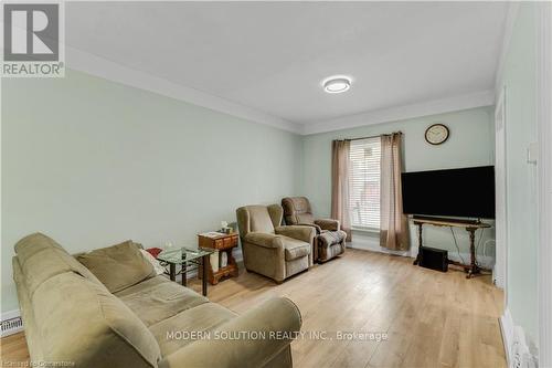 204 Sherman Avenue, Hamilton, ON - Indoor Photo Showing Living Room