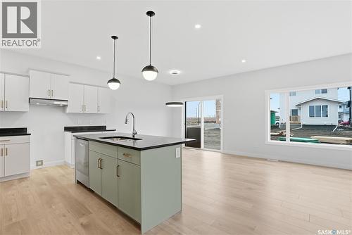 350 Katz Avenue, Saskatoon, SK - Indoor Photo Showing Kitchen