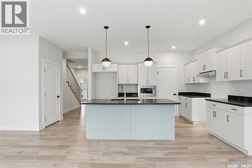 350 Katz Avenue, Saskatoon, SK - Indoor Photo Showing Kitchen With Upgraded Kitchen