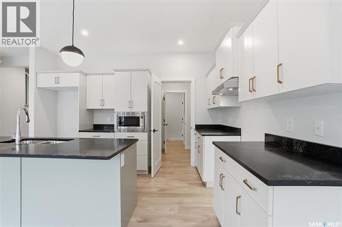 350 Katz Avenue, Saskatoon, SK - Indoor Photo Showing Kitchen