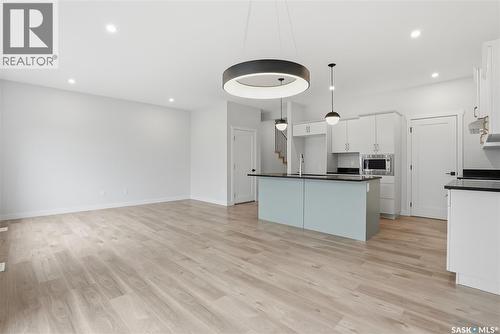 350 Katz Avenue, Saskatoon, SK - Indoor Photo Showing Kitchen