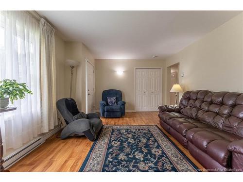 8 Hillcrest Dr, St George, NB 