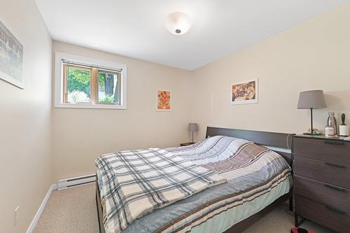 Chambre à coucher - 134  - 134A Ch. Bernier, Sutton, QC - Indoor Photo Showing Bedroom