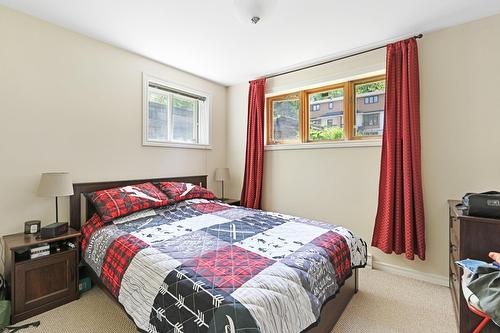 Chambre à coucher - 134  - 134A Ch. Bernier, Sutton, QC - Indoor Photo Showing Bedroom