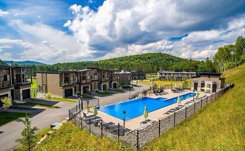 Piscine - 402 Allée De L'Académie, Mont-Tremblant, QC 