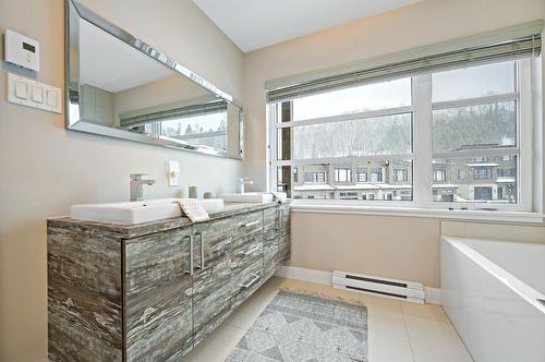Salle de bains attenante à la CCP - 402 Allée De L'Académie, Mont-Tremblant, QC 