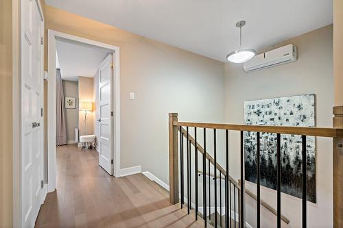 Corridor - 402 Allée De L'Académie, Mont-Tremblant, QC 