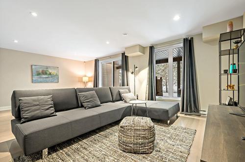 Salle familiale - 402 Allée De L'Académie, Mont-Tremblant, QC 