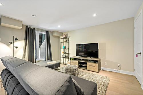 Salle familiale - 402 Allée De L'Académie, Mont-Tremblant, QC 