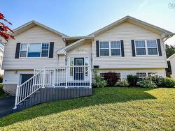 31 Barry Crescent  Herring Cove, NS B3R 2L7