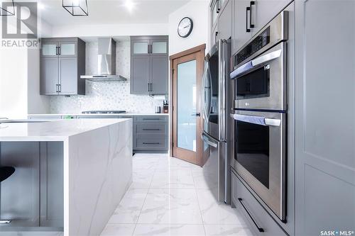 124 Forsey Avenue, Saskatoon, SK - Indoor Photo Showing Kitchen With Stainless Steel Kitchen With Upgraded Kitchen
