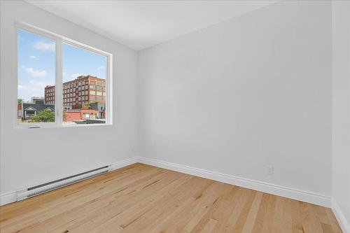 Bedroom - 302-1910 Rue Sullivan, Montréal (Le Sud-Ouest), QC - Indoor Photo Showing Other Room