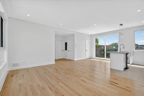 Living room - 302-1910 Rue Sullivan, Montréal (Le Sud-Ouest), QC - Indoor Photo Showing Kitchen