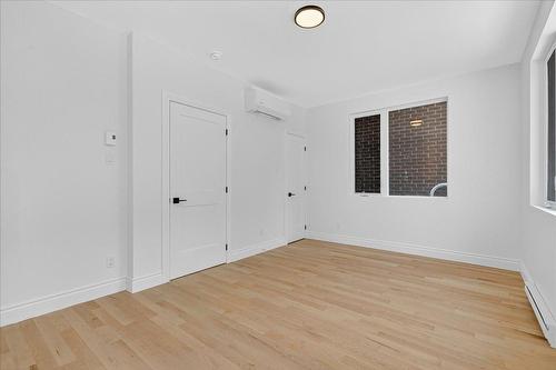 Bedroom - 201-1910 Rue Sullivan, Montréal (Le Sud-Ouest), QC - Indoor Photo Showing Other Room