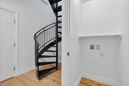 Staircase - 201-1910 Rue Sullivan, Montréal (Le Sud-Ouest), QC - Indoor Photo Showing Other Room