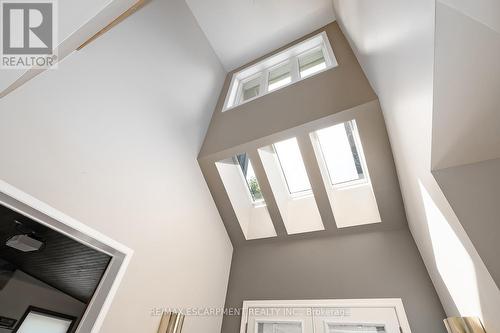 275 Alexander Court, Burlington, ON - Indoor Photo Showing Other Room