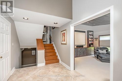 275 Alexander Court, Burlington, ON - Indoor Photo Showing Other Room