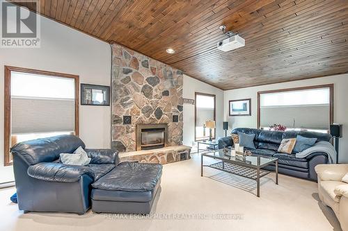 275 Alexander Court, Burlington, ON - Indoor Photo Showing Living Room With Fireplace