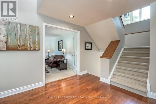 275 Alexander Court, Burlington, ON - Indoor Photo Showing Other Room