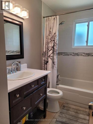 2386 4Th Line, Innisfil, ON - Indoor Photo Showing Bathroom