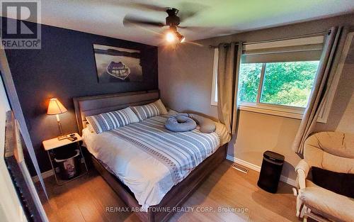 2386 4Th Line, Innisfil, ON - Indoor Photo Showing Bedroom