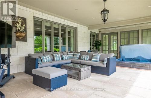 2594 Bluffs Way, Burlington, ON -  With Exterior