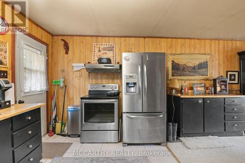 21 Mccutcheon Road, Mulmur, ON - Indoor Photo Showing Kitchen