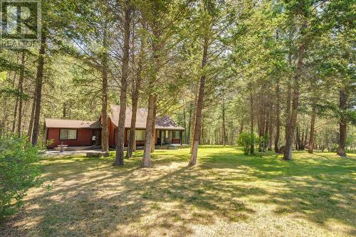 8566 Eacrett Road, Dry Gulch, BC - Outdoor