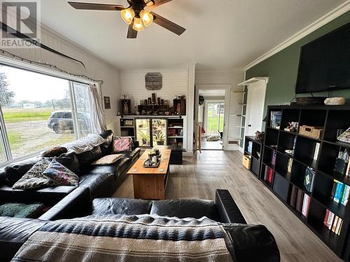 430 Atwood Road, Grand Forks, BC - Indoor Photo Showing Other Room