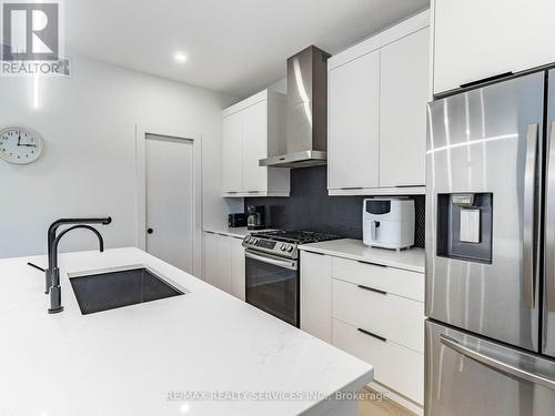 18 Princeton Common Street, St. Catharines, ON - Indoor Photo Showing Kitchen