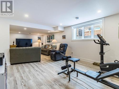 18 Princeton Common Street, St. Catharines, ON - Indoor Photo Showing Gym Room