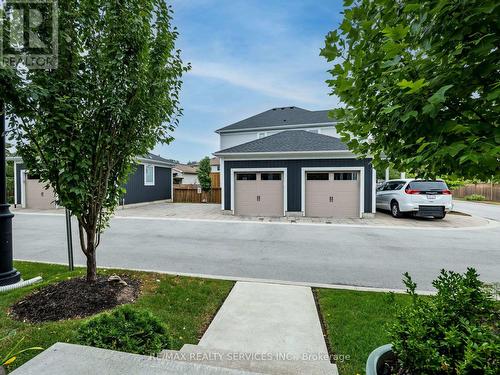 18 Princeton Common Street, St. Catharines, ON - Outdoor