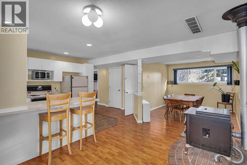 7992 Falcon Ridge Crescent, Kelowna, BC - Indoor Photo Showing Kitchen
