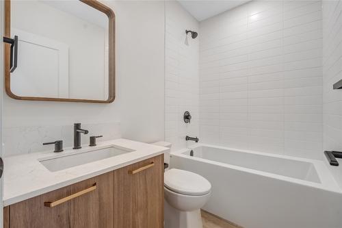 101-1100 Antler Drive, Penticton, BC - Indoor Photo Showing Bathroom