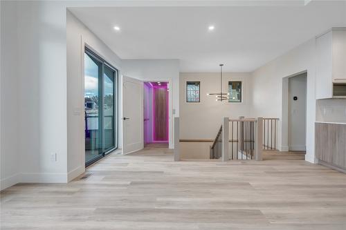 101-1100 Antler Drive, Penticton, BC - Indoor Photo Showing Other Room